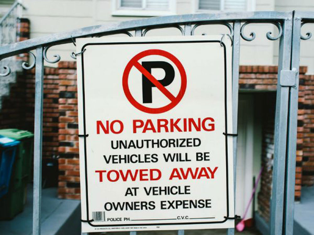Tow Away Zone No Parking